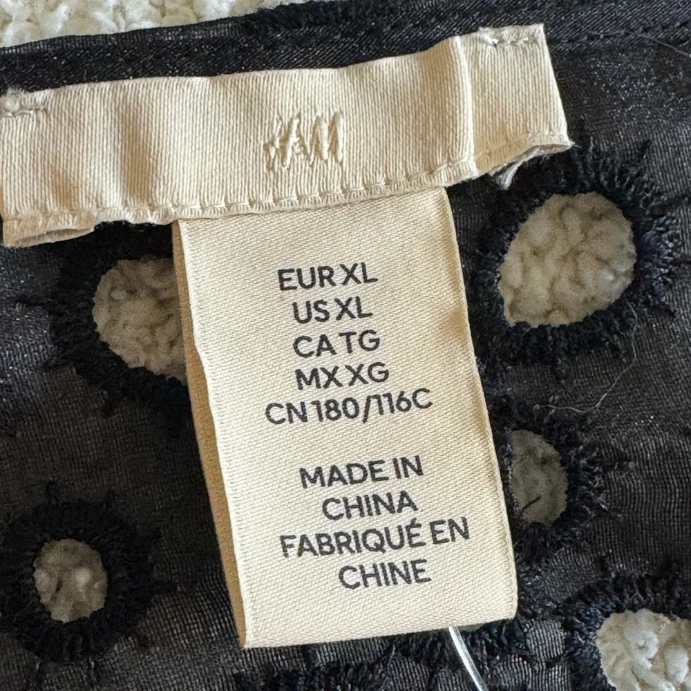 H&M Top Womens size XL Elegant Black Lace Embroidered eyelet Front tie Blouse‎